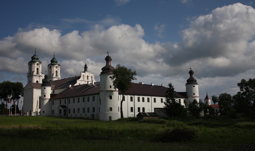 Ilustracja do artykułu Church_and_monastery_in_Sejny.jpg