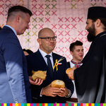 Marszałek Kosicki i starosta białostocki Jan Perkowski podczas dzielenia się chlebem z przedstawicielem duchowieństwa prawosławnego. 