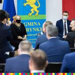Premier Mateusz Morawiecki, marszałek Artur Kosicki na spotkaniu z samorządowcami