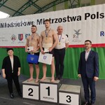 złoty medalista MMP U-23 w sumo - Rafał Choroszucha z UAKS Podlasie oraz inni zawodnicy na podium