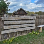 Drewniane ogrodzenie kuźni