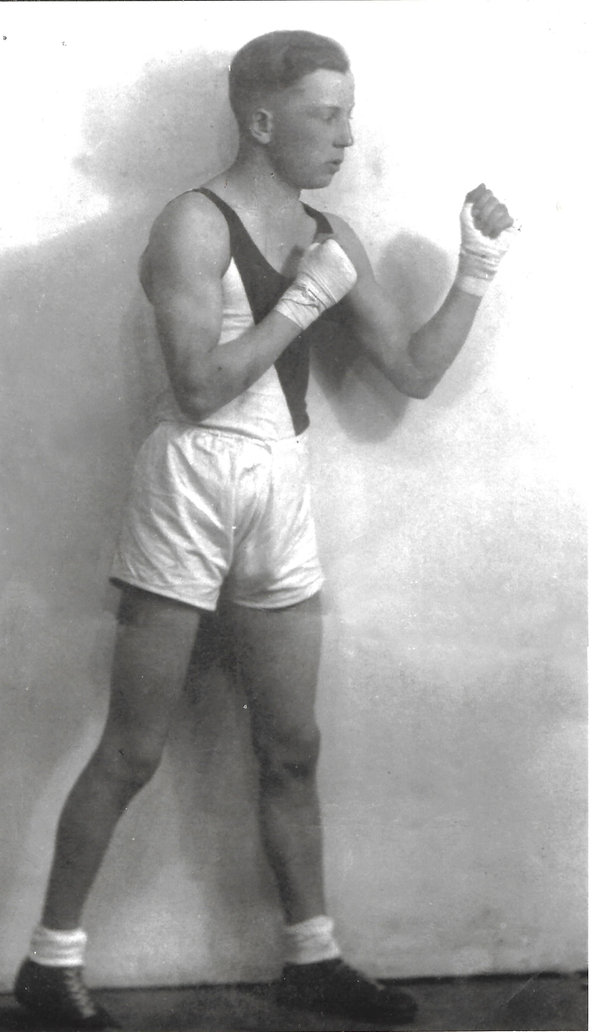 Na zdjęciu podlaski lekkoatleta z lat 30-tych Kazimierz Kucharski