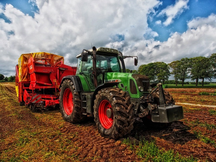 Ilustracja do artykułu tractor-385681_960_720.jpg