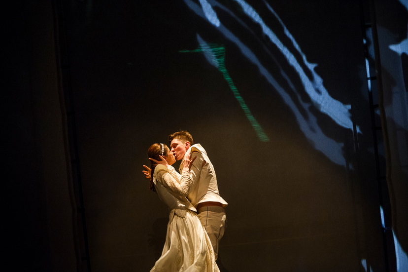 Ilustracja do artykułu Romeo i Julia_Teatr_Dramatyczny_fot_Bartek_Warzecha_©_1 (27).jpg