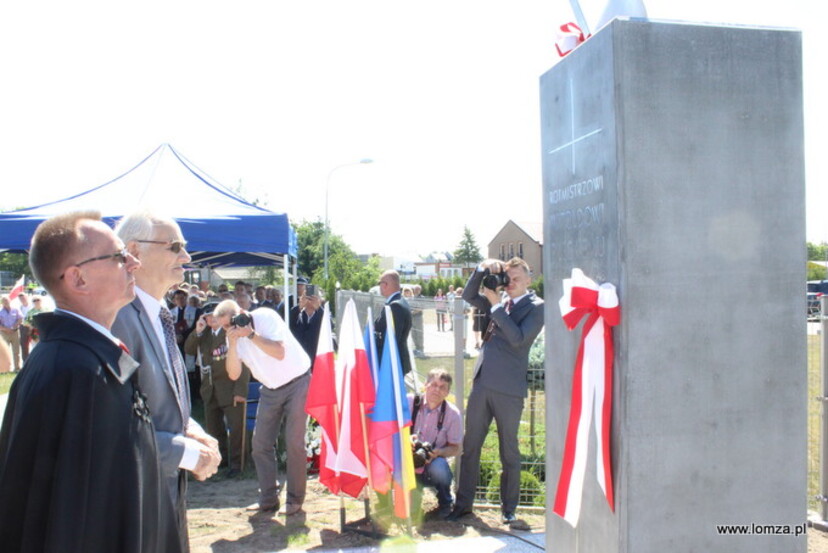 Ilustracja do artykułu pomnik rotmistrza pileckiego w Lomzy.jpg