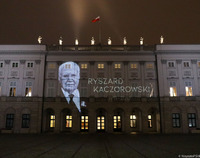 Ilustracja do artykułu Fasada Pałacu Prezydenckiego z okolicznościową iluminacją.jpg