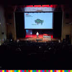 Widok na scenę TEDx z góry 