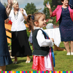 Wspólny taniec seniorów i dzieci - otwarcie Domu Opatrzności w Bielsku Podlaskim (8).jpg