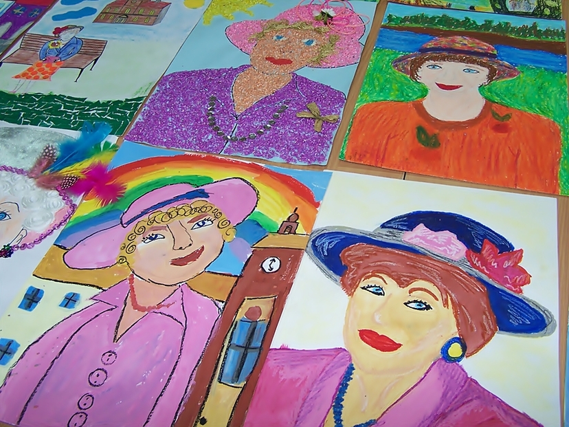 Cztery prace plastyczne prezentujące Hankę Bielicką w kapeluszu.