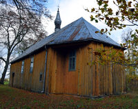 drewniany, zabytkowy kościółek