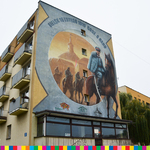 Blok w Bielsku Podlaskim z namalowanym muralem na szczytowej ścianie