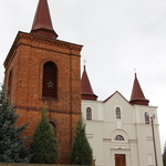 Dzwonnica i kościół w Kołakach Kościelnych