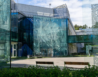 Szklana fasada budynku Wydziału Biologii UwB