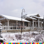 Dworzec Białowieża Pałac obsypany śniegiem