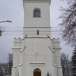 Biały budynek kościoła