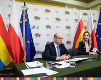 Od lewej: marszałek Artur Kosicki i rzecznik Izabela Smaczna-Jórczykowska podczas konferencji.