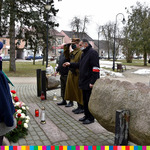 Obchody Narodowego Dnia Pamięci Żołnierzy Wyklętych w Jedwabnem - złożenie kwiatów 