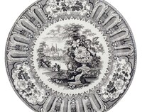 Płaski talerz z okresu XIX w. ze wzorem