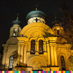 Widoczna oświetlona cerkiew