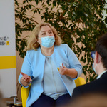 Beata Zadykowicz w trakcie dyskusji.