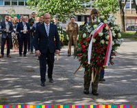 Marszałek Województwa Podlaskiego składa wieniec w 77. rocznicę bitwy o Monte Cassino