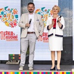 marszałek Wiesława Burnos wraz z burmistrzem Supraśla na scenie podczas Festiwalu 