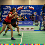 Zawodnicy grający w badmintona