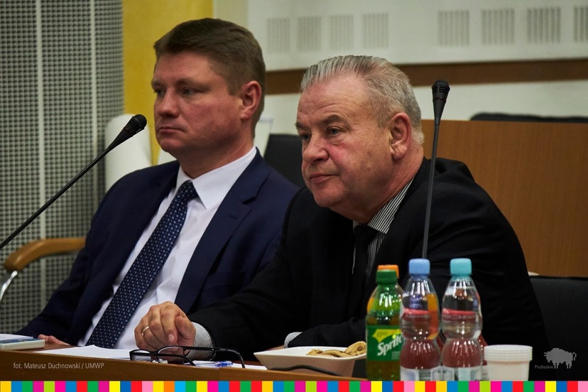Od lewej: członek zarządu Marek Malinowski, wicemarszałek Marek Olbryś