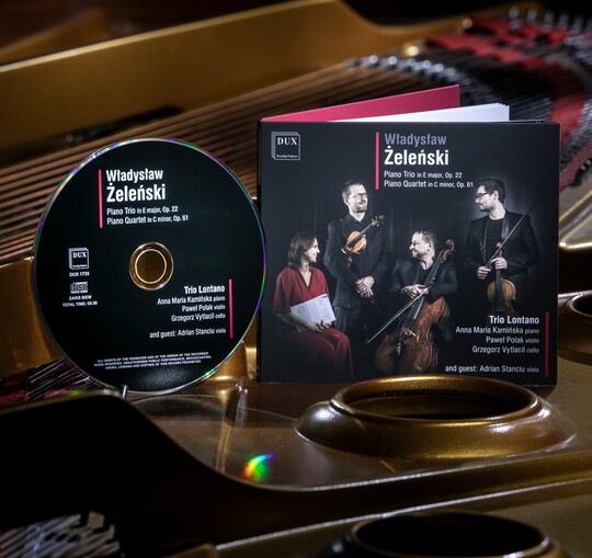 Płyta CD i okładka z napisem Żeleński Trio Lontano