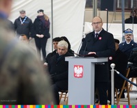 Marszałek Artur Kosicki przemawia w czasie obchodów Święta 11 Listopada