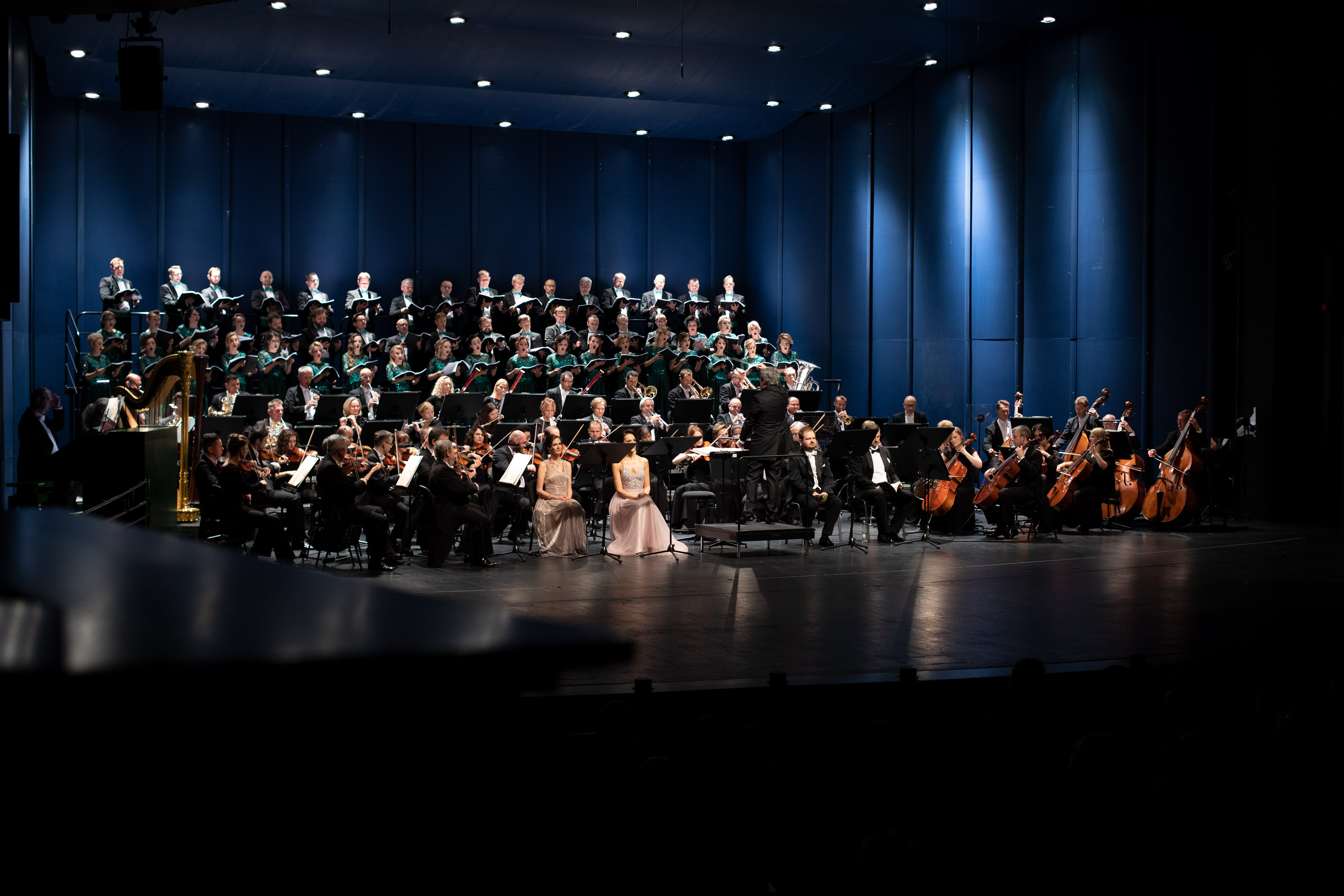 Chór Opery i Filharmonii Podlaskiej na scenie