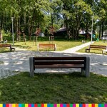 Park na osiedlu Buchwałowo - ławki i alejki. 